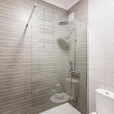 2br Flat In Bonfim W/ Ac & Balcony By Lovelystay * Порту