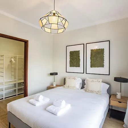 2br Flat In Bonfim W/ Ac & Balcony By Lovelystay * Порту