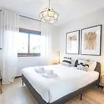 2br Flat In Bonfim W/ Ac & Balcony By Lovelystay Πόρτο