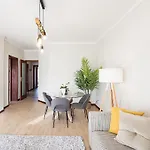 Διαμέρισμα 2br Flat In Bonfim W/ Ac & Balcony By Lovelystay *