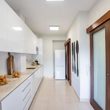 2br Flat In Bonfim W/ Ac & Balcony By Lovelystay Порту