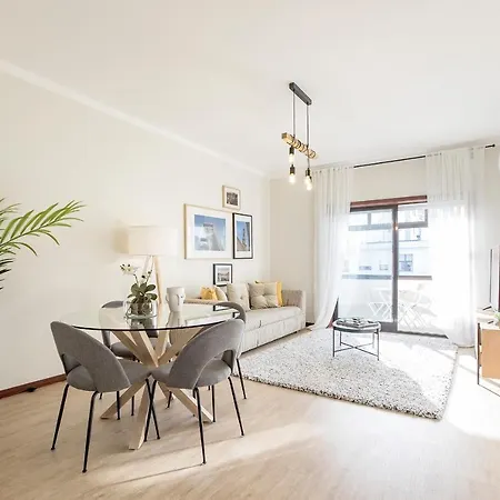 Апартаменты 2br Flat In Bonfim W/ Ac & Balcony By Lovelystay *