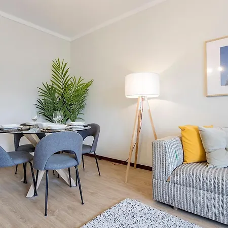 2br Flat In Bonfim W/ Ac & Balcony By Lovelystay Порту