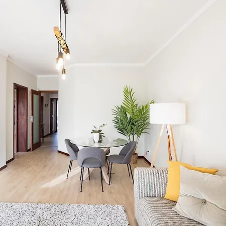 Апартаменты 2br Flat In Bonfim W/ Ac & Balcony By Lovelystay *