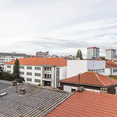 2br Flat In Bonfim W/ Ac & Balcony By Lovelystay Порту