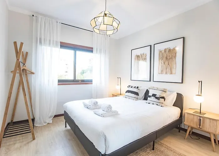 2br Flat In Bonfim W/ Ac & Balcony By Lovelystay Oporto