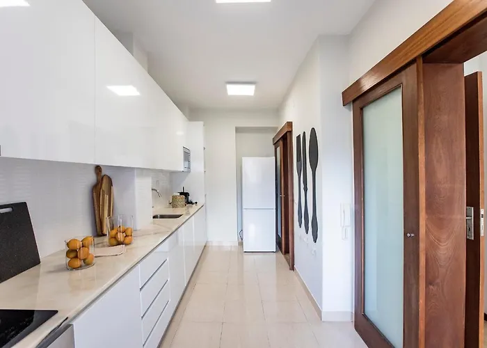 2br Flat In Bonfim W/ Ac & Balcony By Lovelystay Oporto