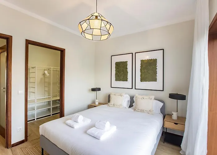 2br Flat In Bonfim W/ Ac & Balcony By Lovelystay * Oporto