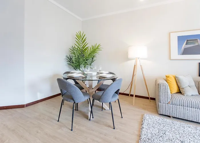 Apartment 2br Flat In Bonfim W/ Ac & Balcony By Lovelystay Porto