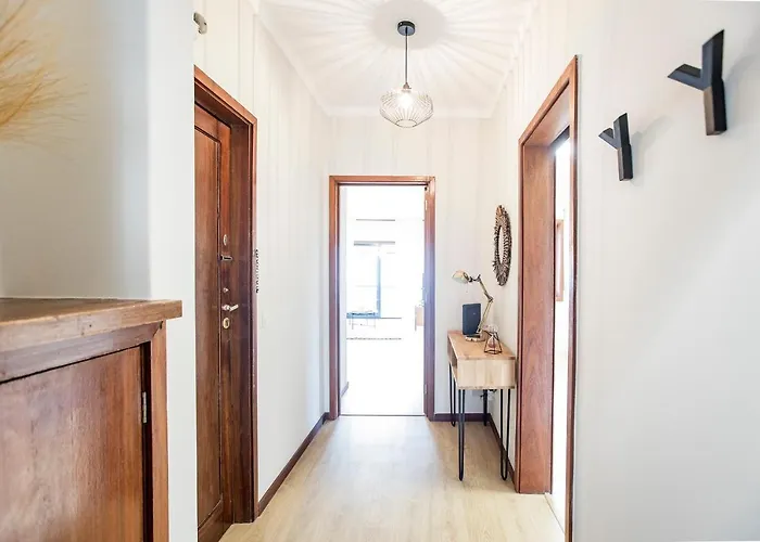 2br Flat In Bonfim W/ Ac & Balcony By Lovelystay * Porto