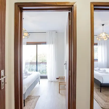 2br Flat In Bonfim W/ Ac & Balcony By Lovelystay アパート ポルト