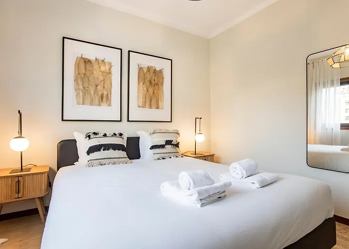 2br Flat In Bonfim W/ Ac & Balcony By Lovelystay * Porto