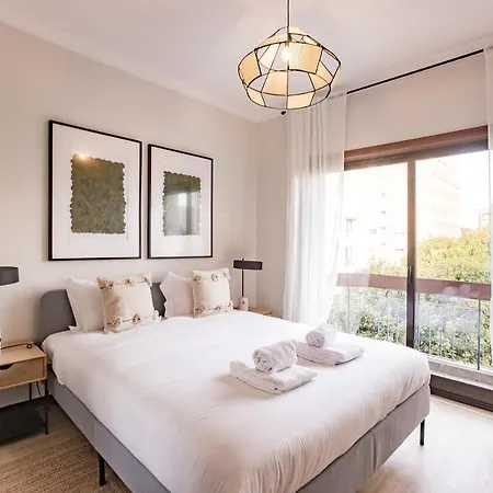 2br Flat In Bonfim W/ Ac & Balcony By Lovelystay