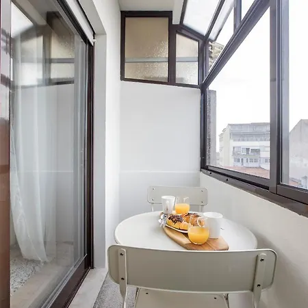 2br Flat In Bonfim W/ Ac & Balcony By Lovelystay * Oporto